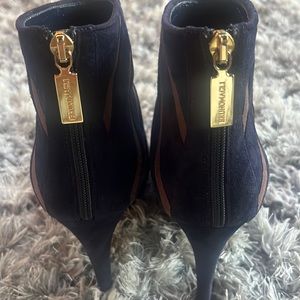 Blue and brown suede Bruno Magli ankle boots size 7.5